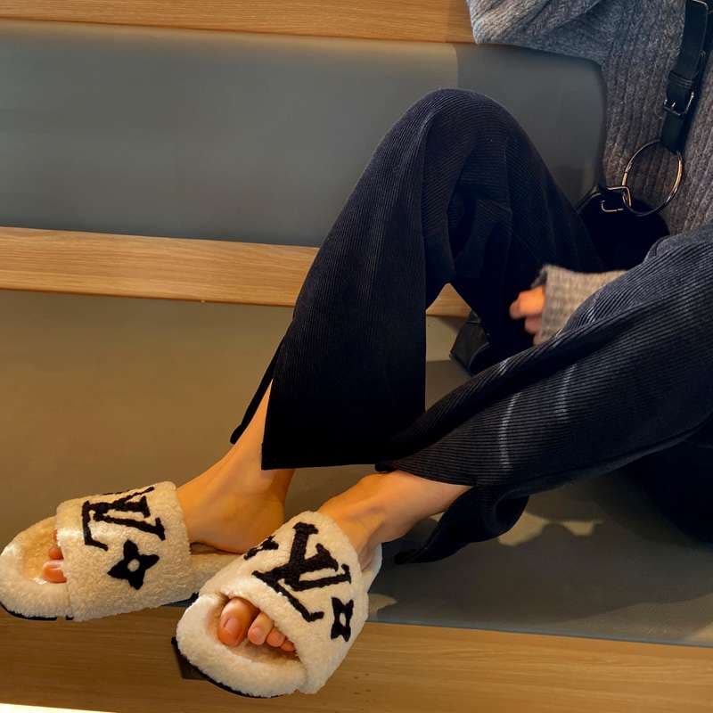 白パンツ スリット入りストレート美脚パンツ