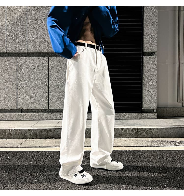 白パンツ シルエット美しいゆったりパンツ
