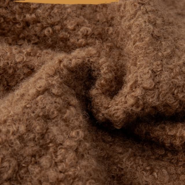 白パンツ もこもこ素材ショートパンツ