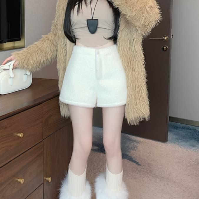 白パンツ もこもこショートパンツ