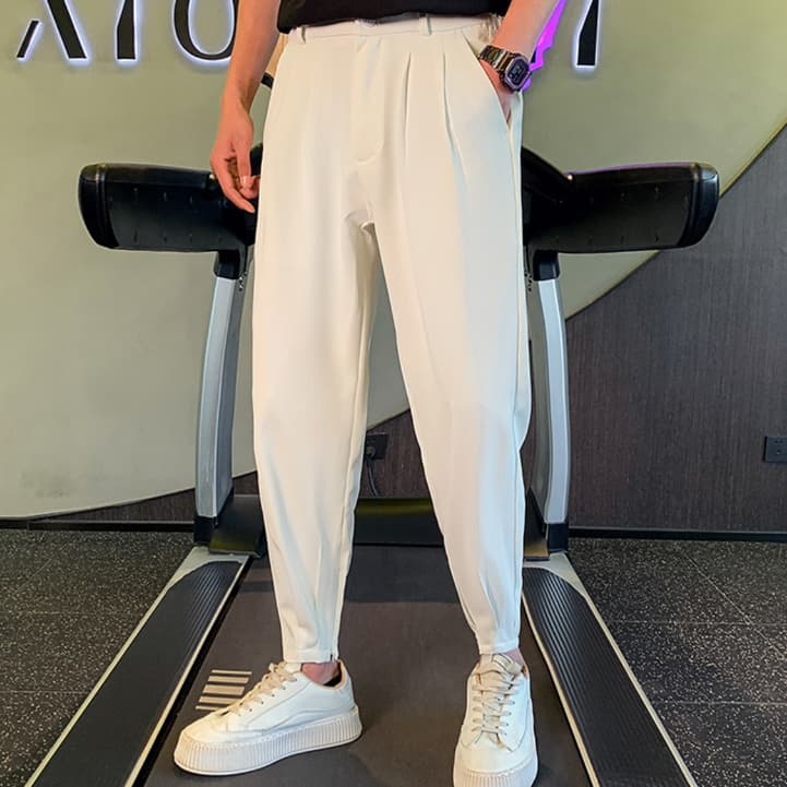 白パンツ シンプルテーパードスラックス