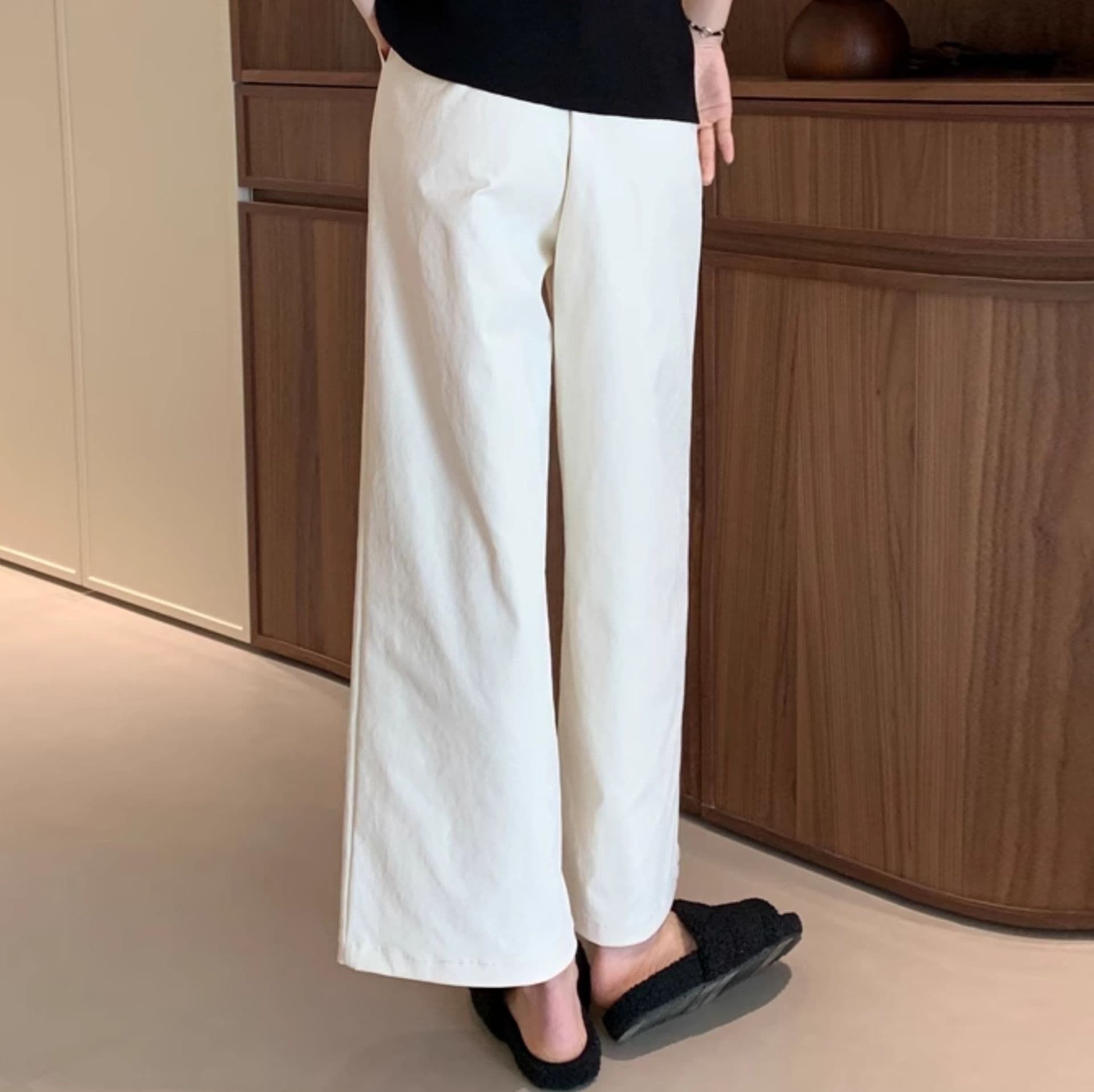 白パンツ すっきり見せフレアワイドパンツ