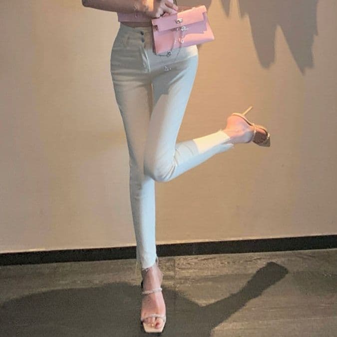 白パンツ すっきりシルエット美脚パンツ