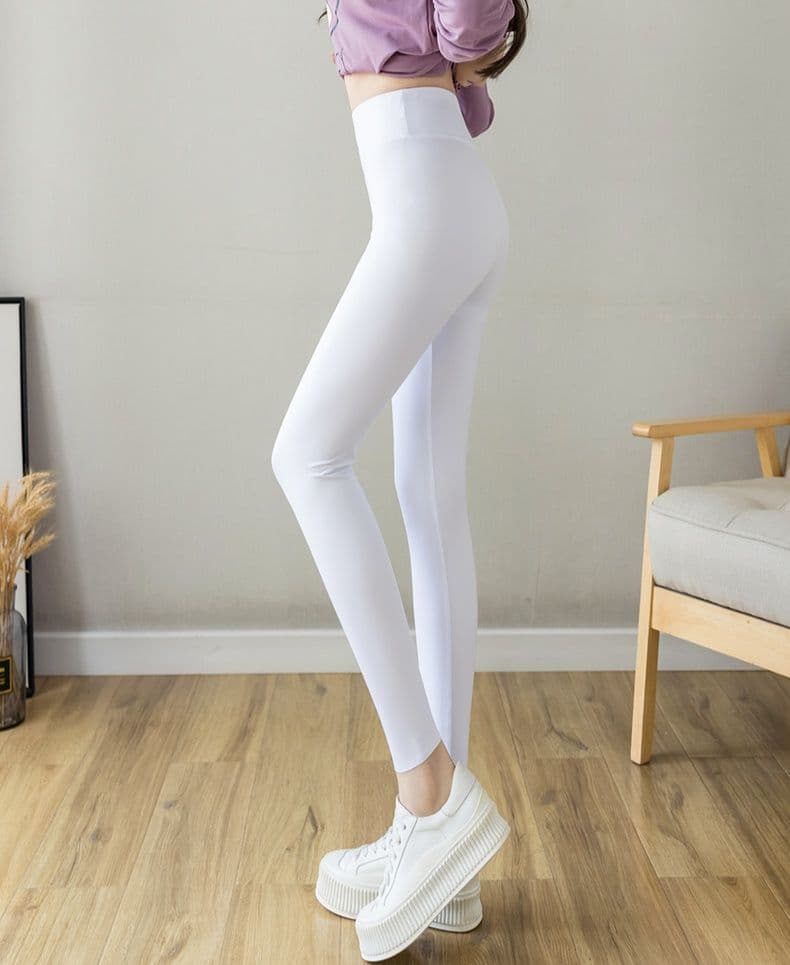 白パンツ すっきり美脚ストレッチスキニー