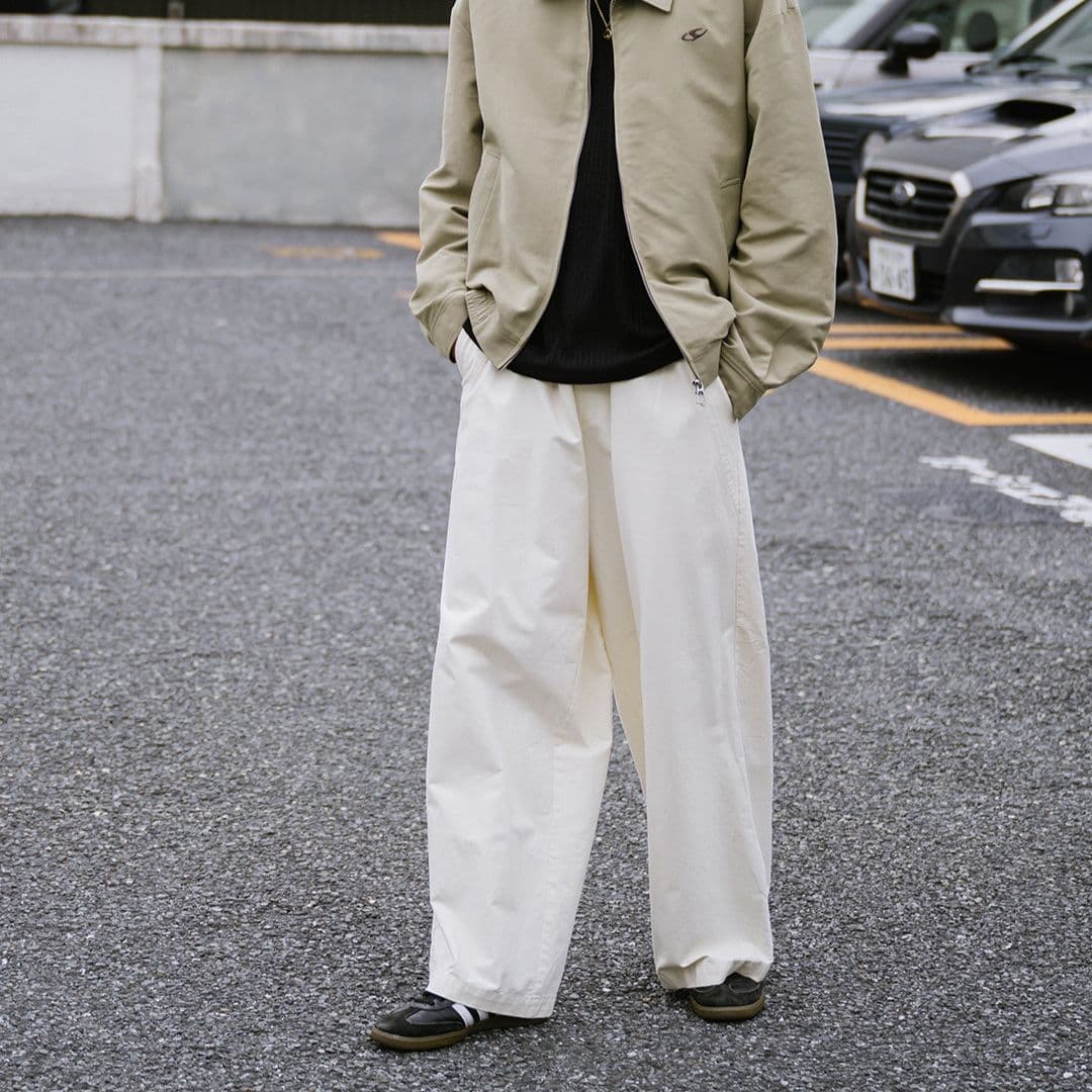 白パンツ ゆったりリラックスワイドパンツ