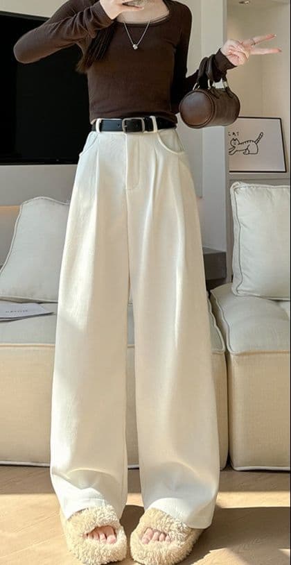 白パンツ なめらかコーデュロイワイドパンツ
