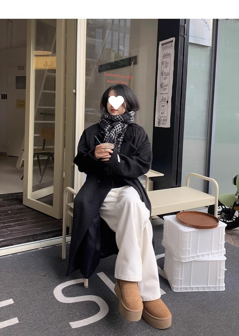 白パンツ ストレートフォルムカジュアルパンツ