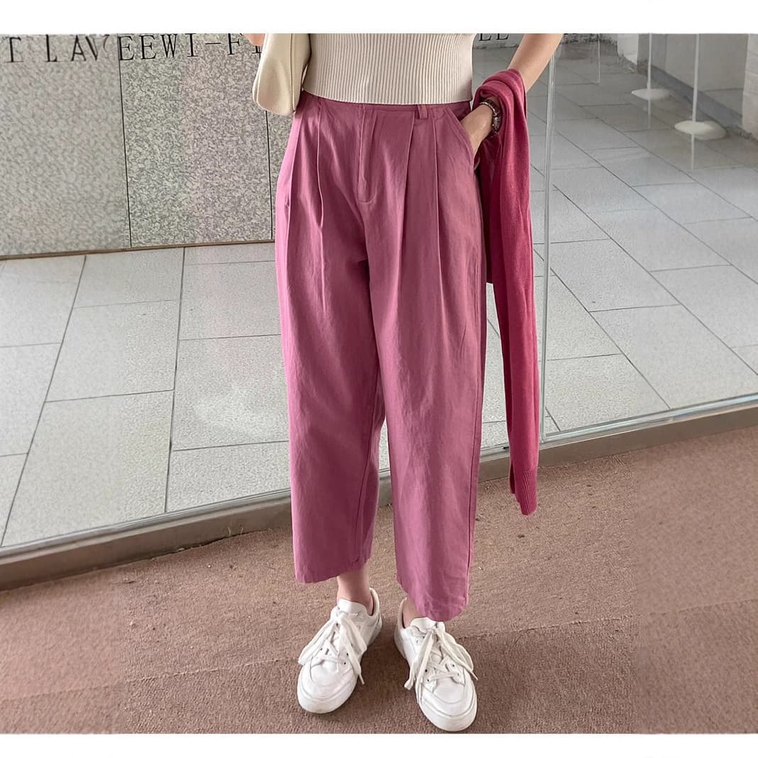 白パンツ タック入りストレートパンツ