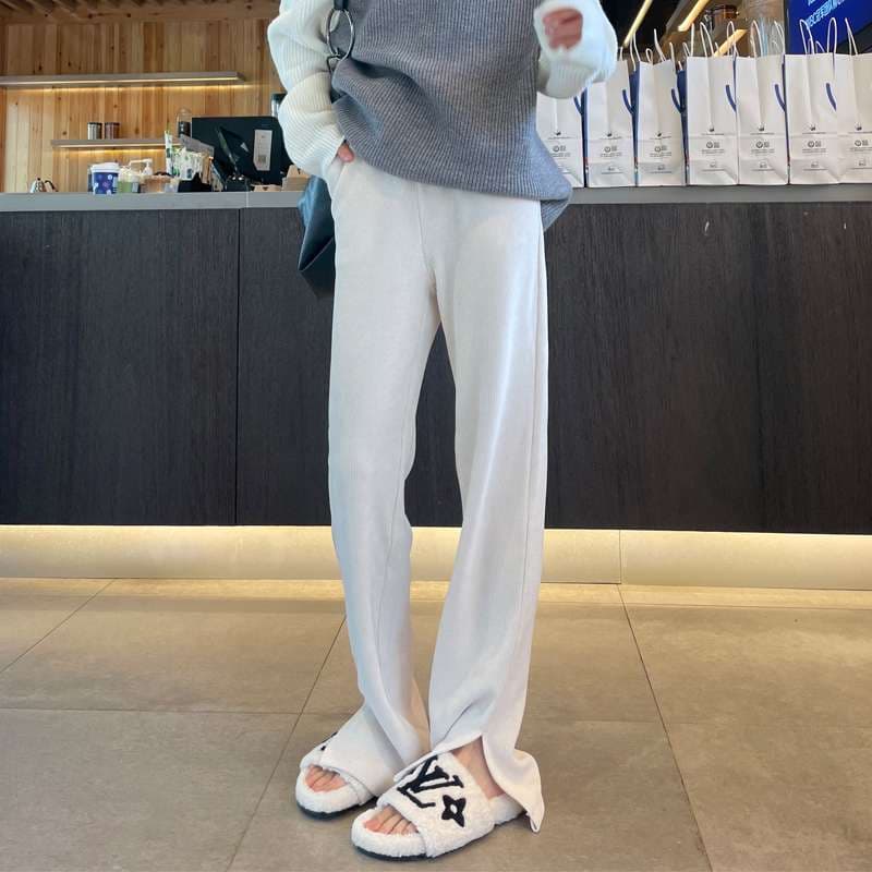 白パンツ スリット入りストレート美脚パンツ