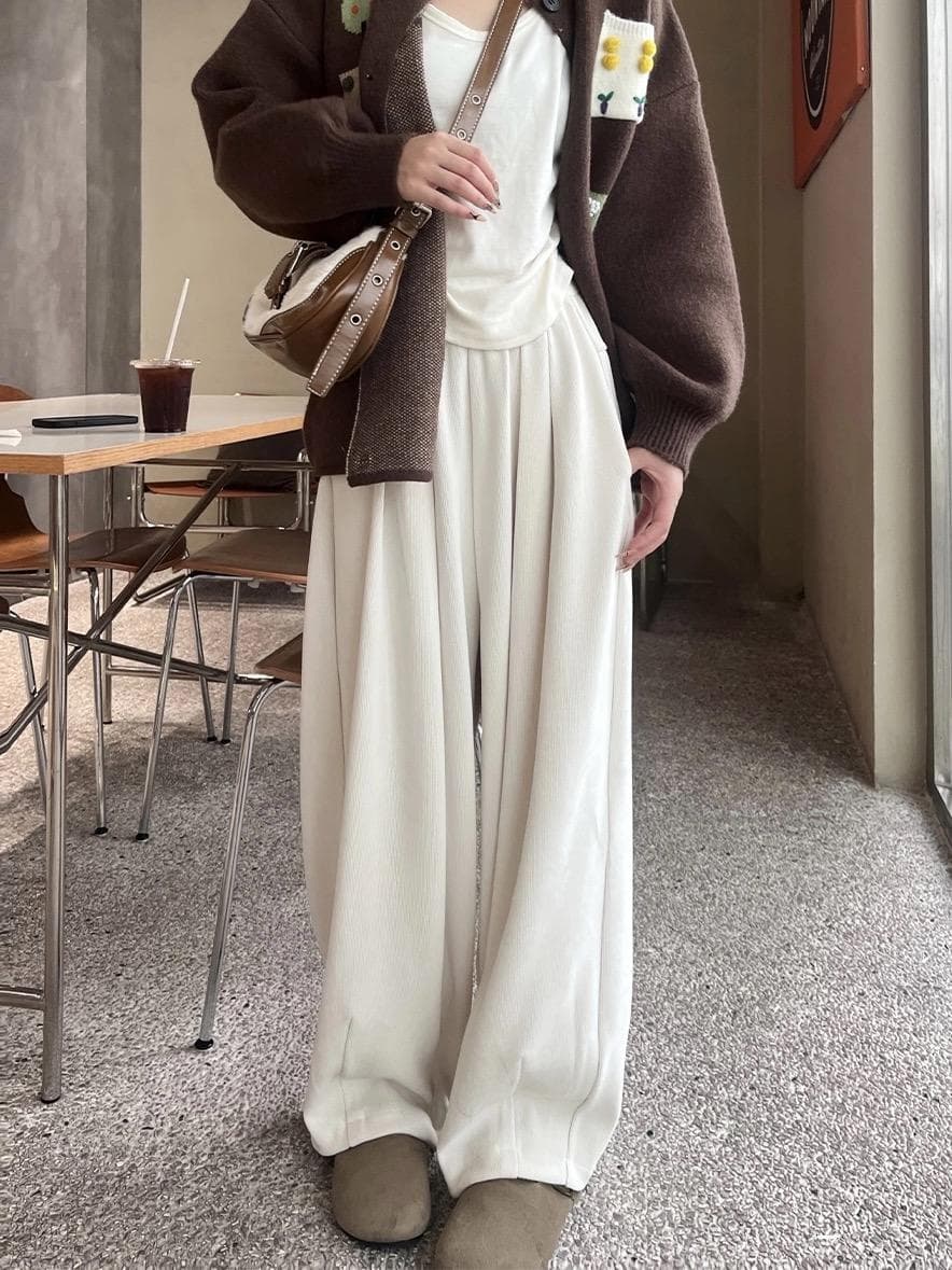 白パンツ しなやかドレープワイドパンツ
