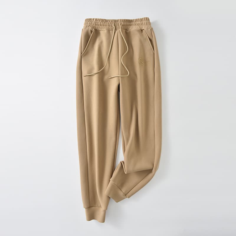 白パンツ しなやかスウェットジョガーパンツ