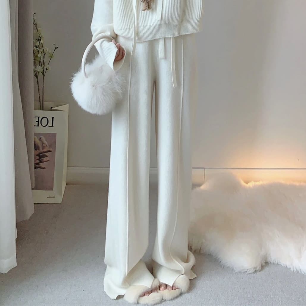 白パンツ プリーツストレートワイドパンツ