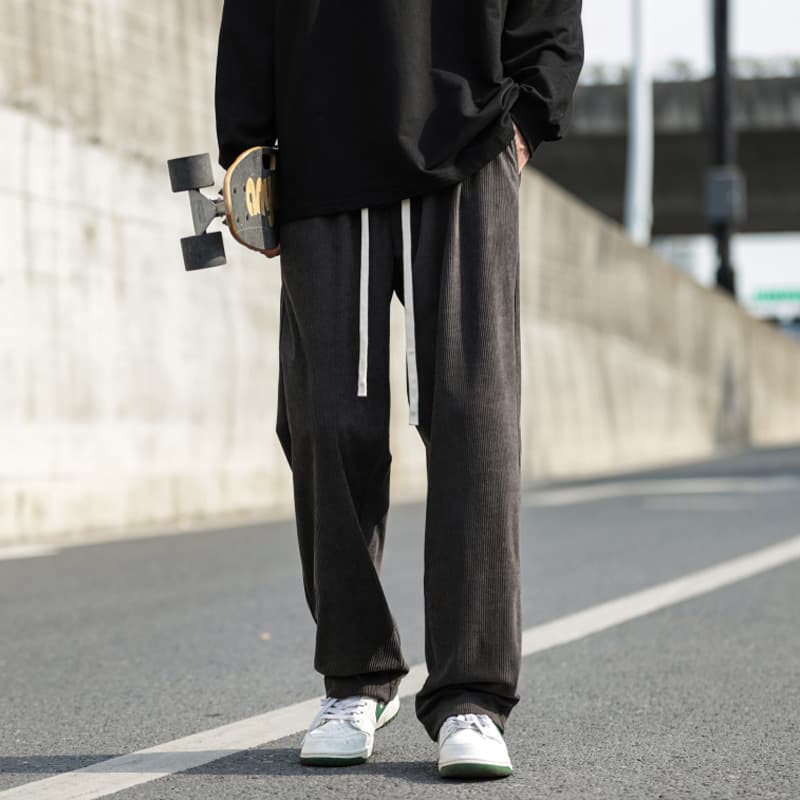 白パンツ ゆったりコーデュロイパンツ