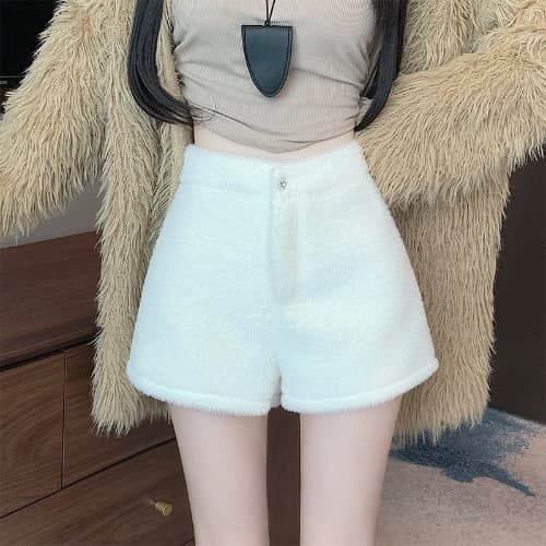 白パンツ もこもこショートパンツ