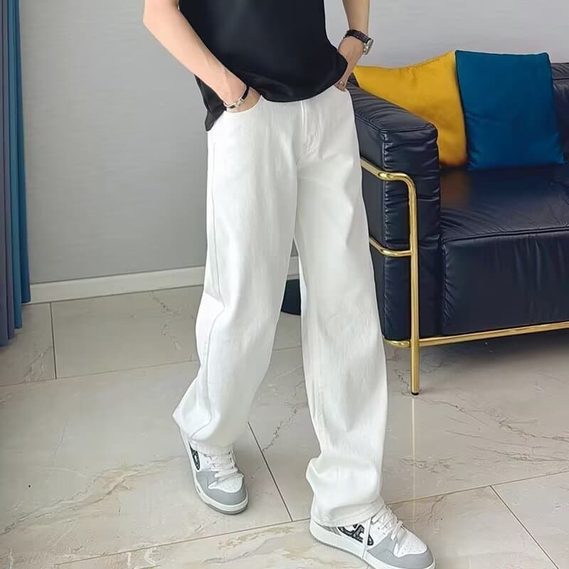 白パンツ すっきりシルエットストレートパンツ