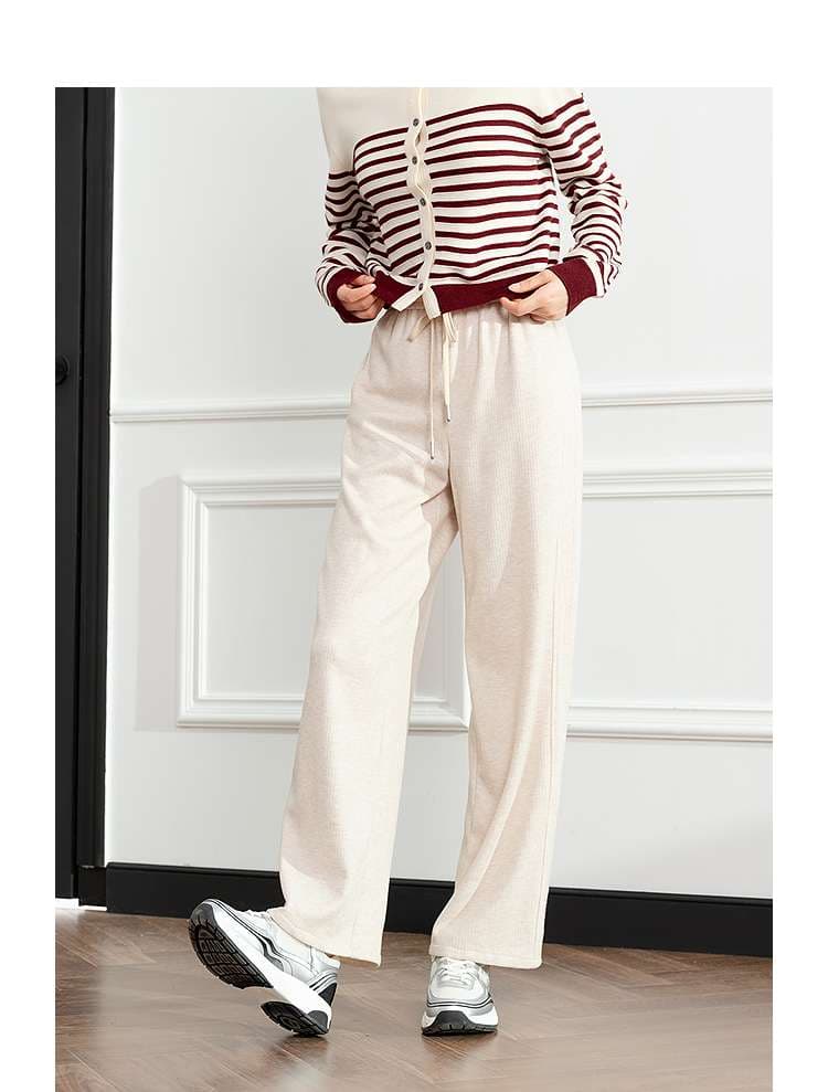 白パンツ ゆったりストレート美脚パンツ