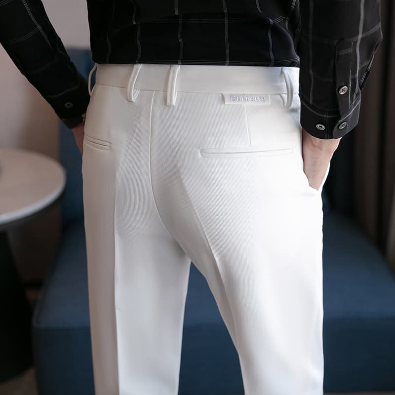 白パンツ 上質感スマートテーパードスラックス