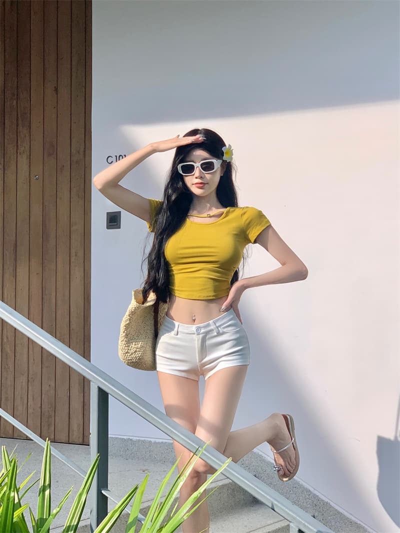 白パンツ ストレッチ素材ハイウエストショートパンツ