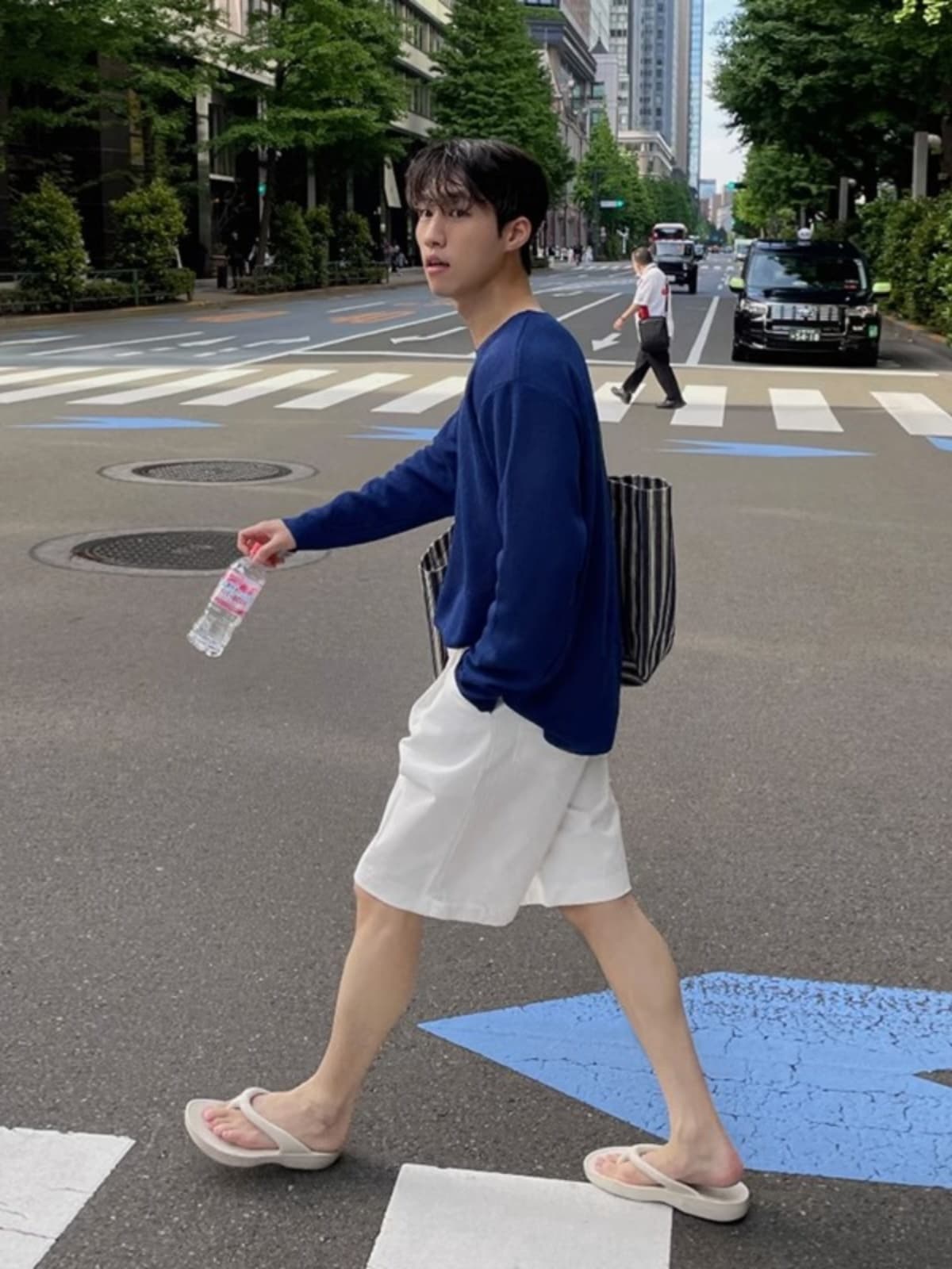 白パンツ リラックスハーフカーゴパンツ