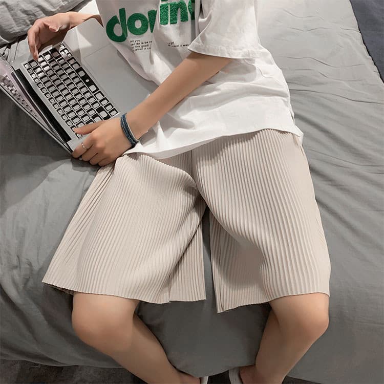 縦縞白パンツ ゆったりワイドショーツ 男性用カジュアル短パン