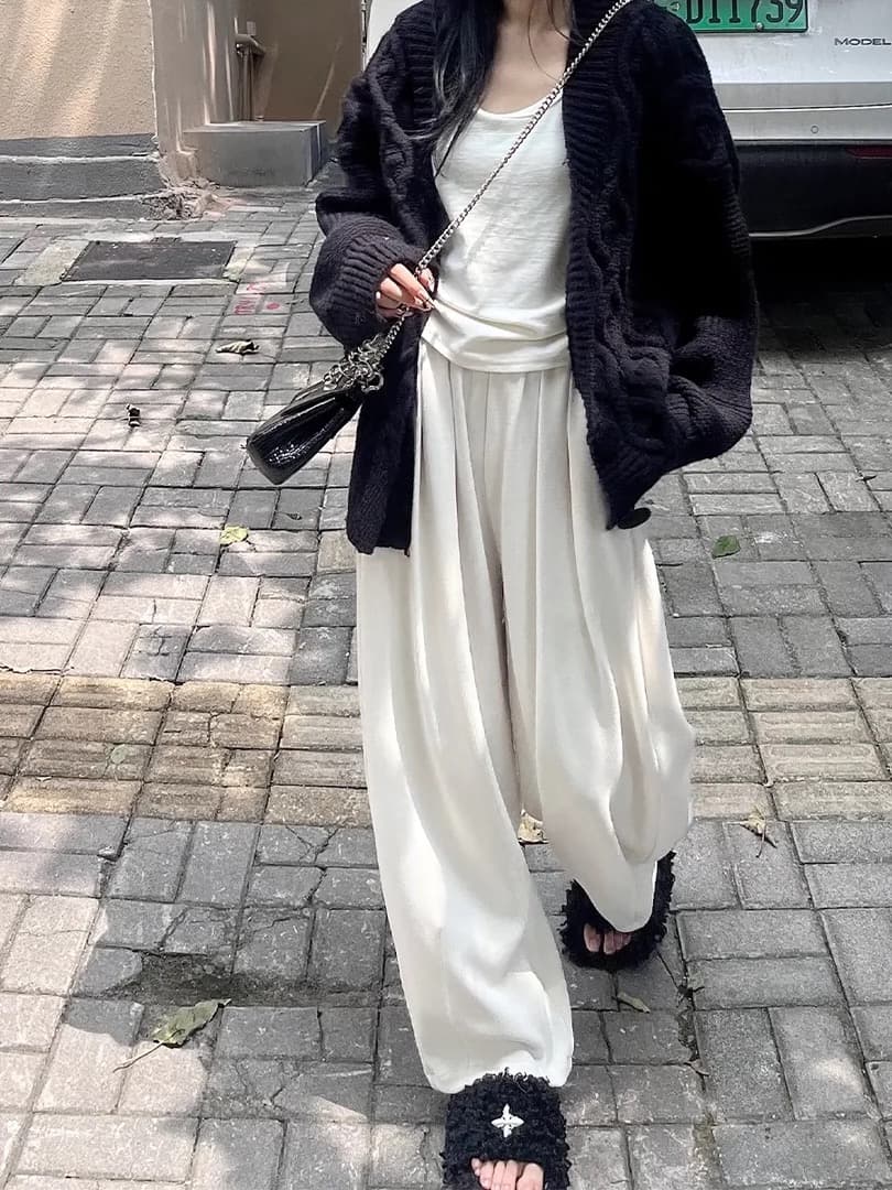 白パンツ しなやかドレープワイドパンツ